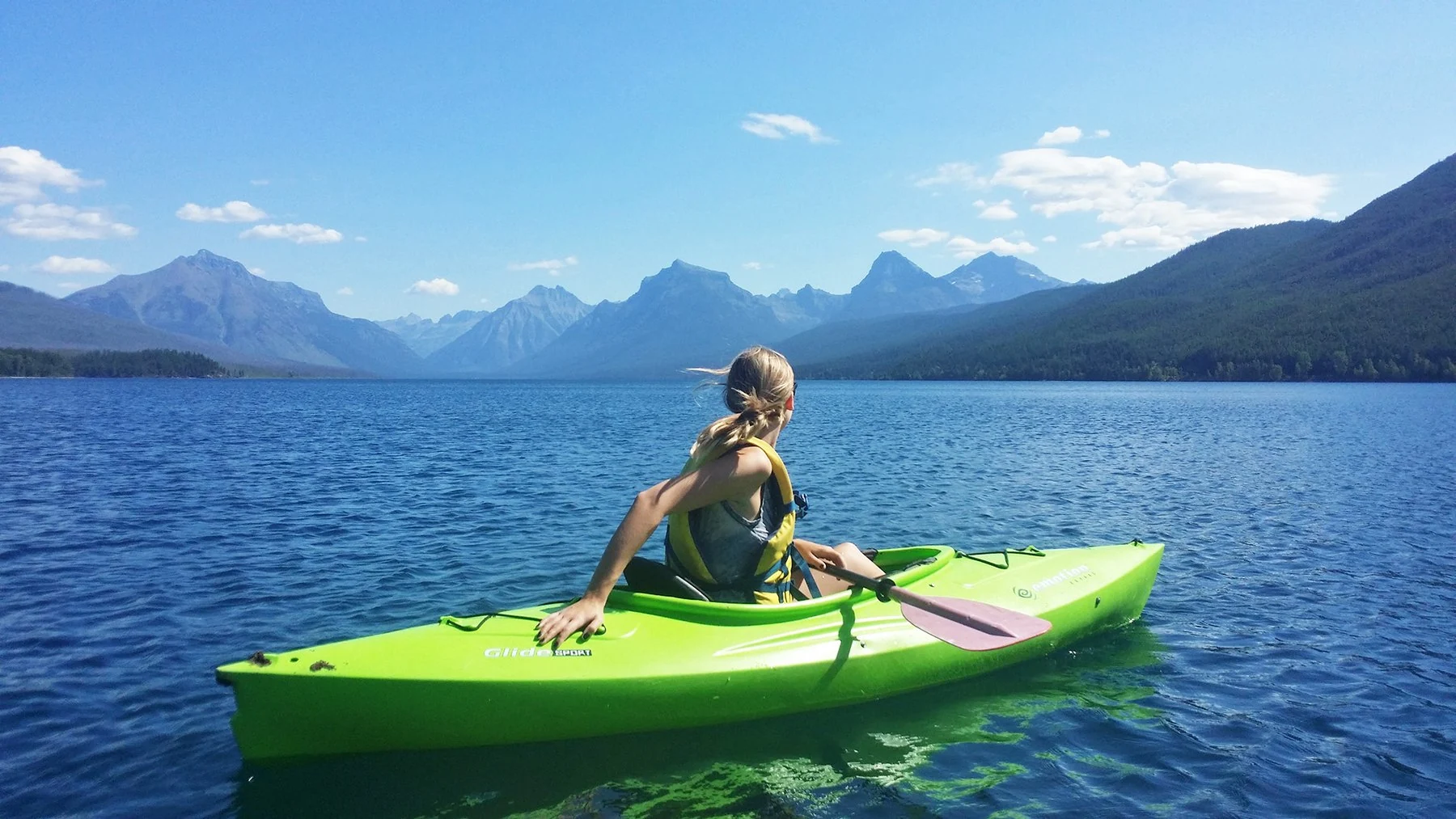 Vendette Peak, nearby activity: Kayaker paddling across a mountain lake, luxury vacation rental in Silverthorne, Colorado